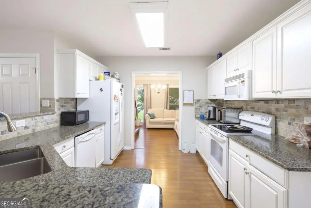 1920 Westover LN NW Kennesaw, GA 30152