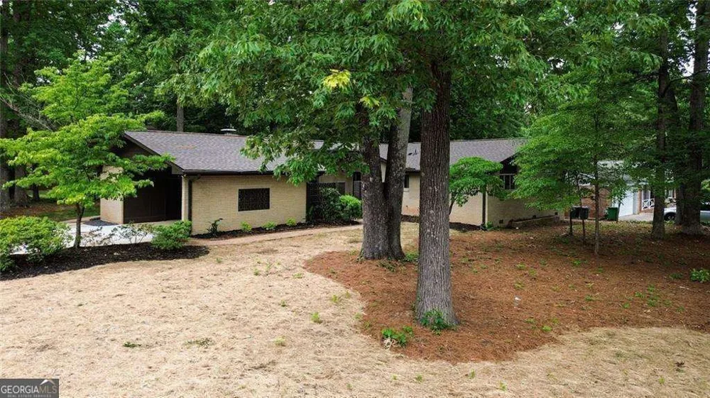 2700 Hawaii CT Decatur, GA 30033