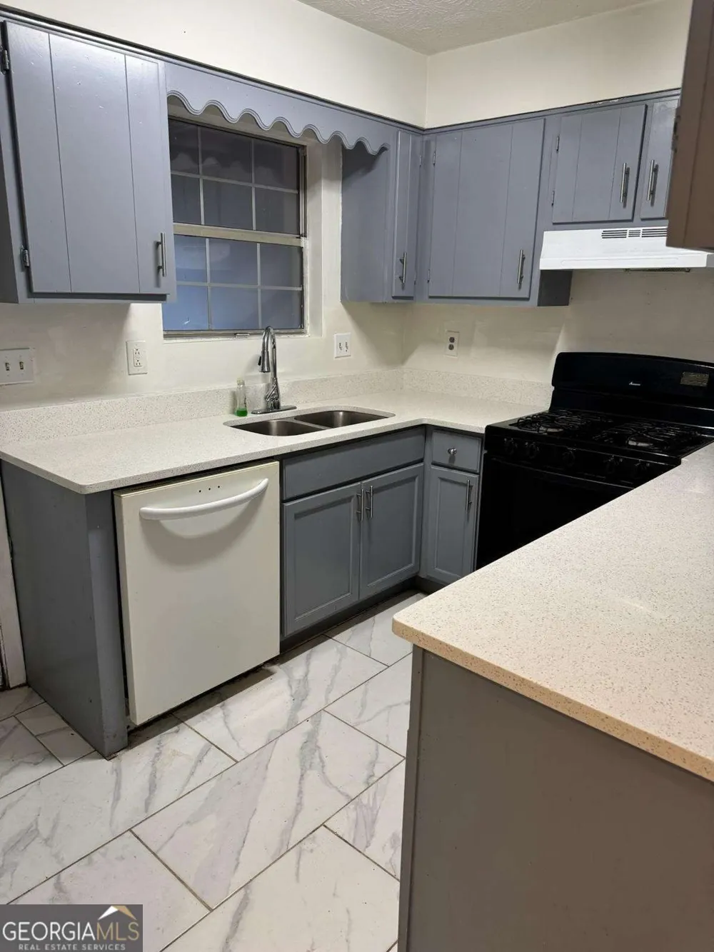 498 Prince Of Wales Stone Mountain, GA 30083