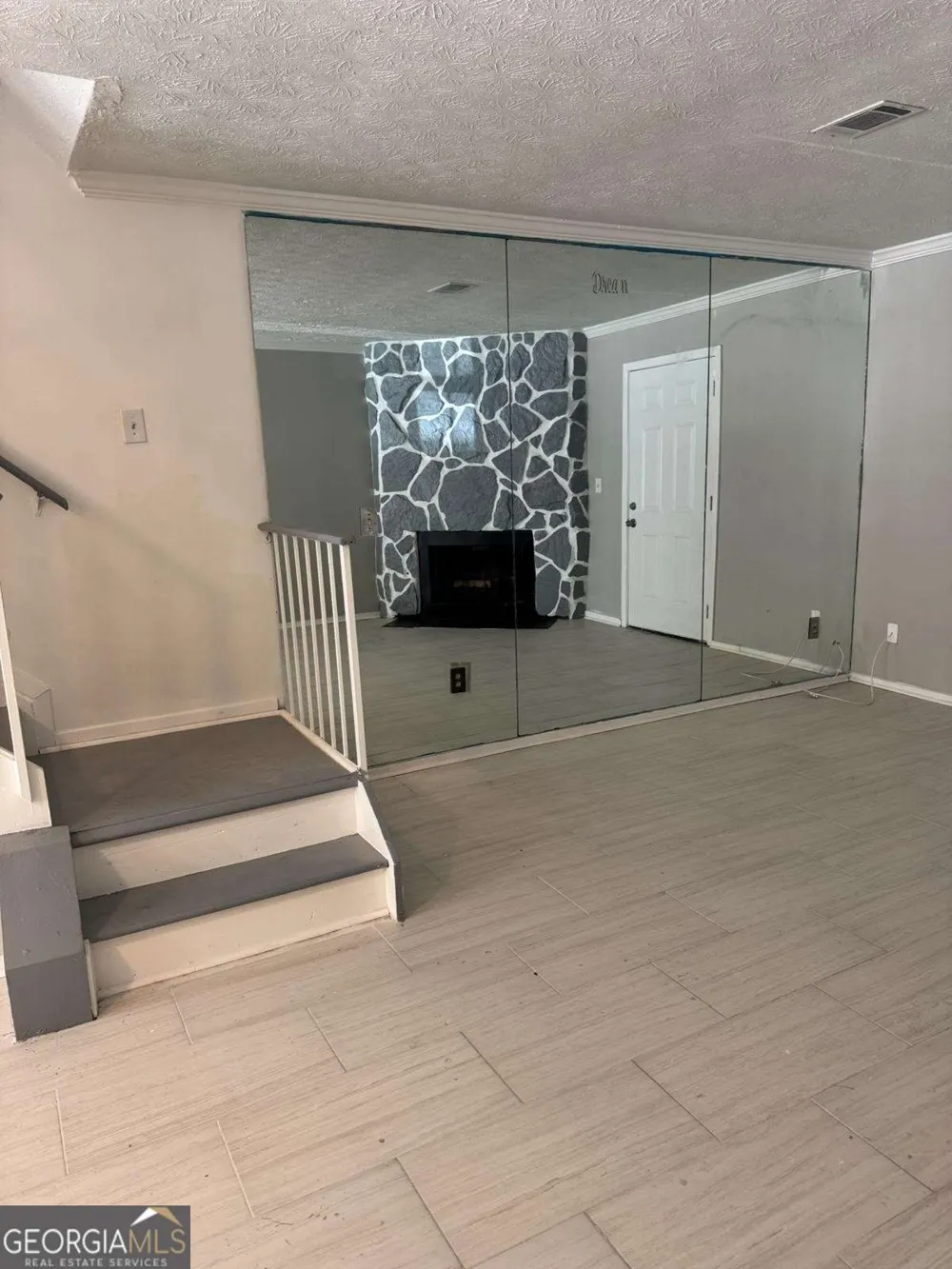 465 Prince Of Wales Stone Mountain, GA 30083