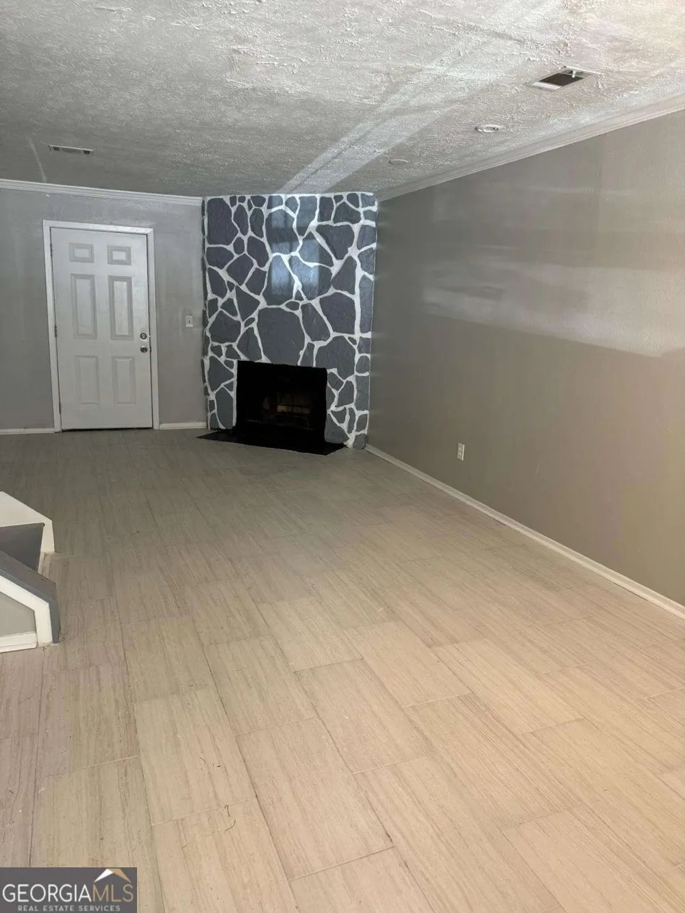 465 Prince Of Wales Stone Mountain, GA 30083