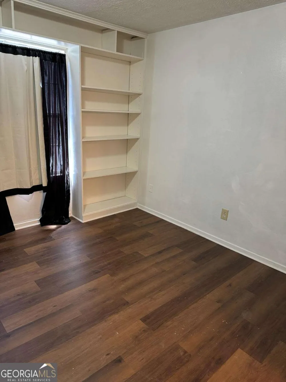535 Prince Of Wales Stone Mountain, GA 30083