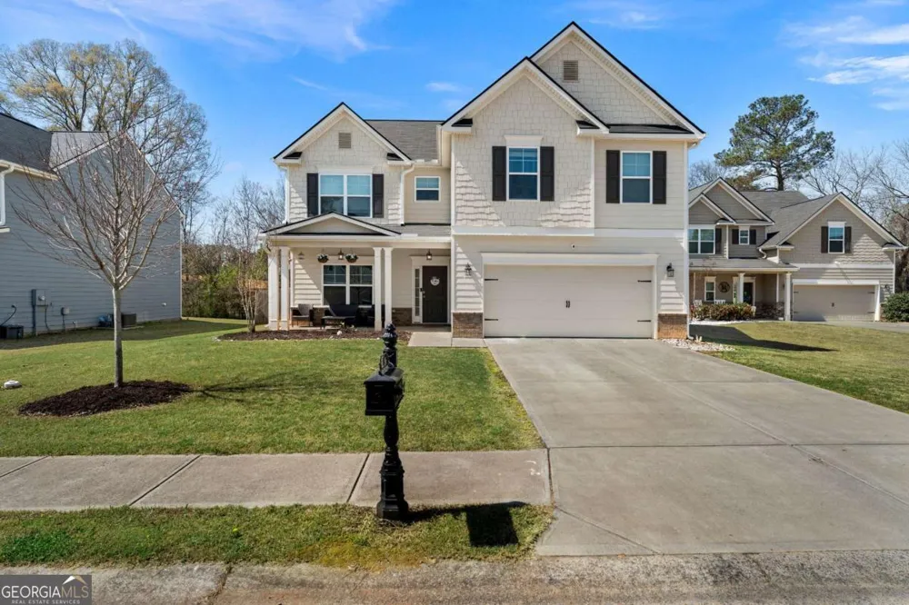 16 Colt CT Adairsville, GA 30103