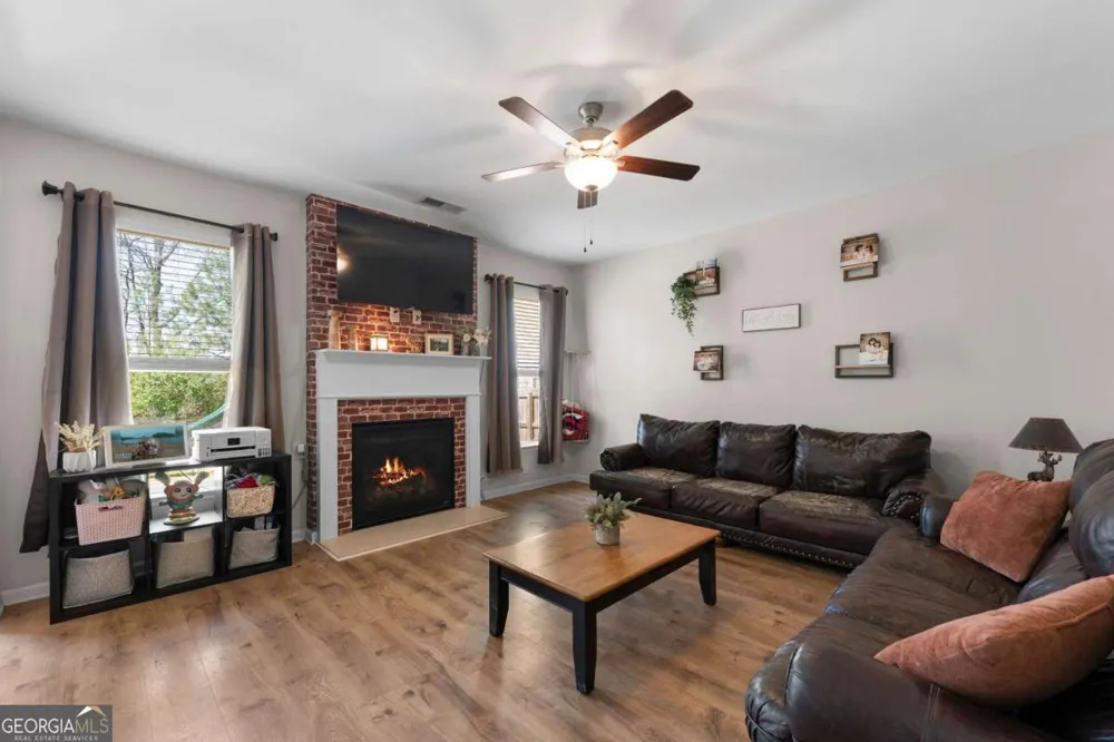 16 Colt CT Adairsville, GA 30103