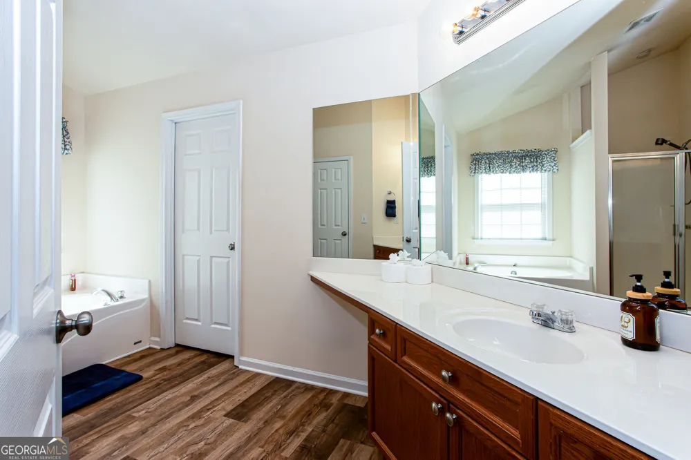 863 Van Briggle PATH Sugar Hill, GA 30518