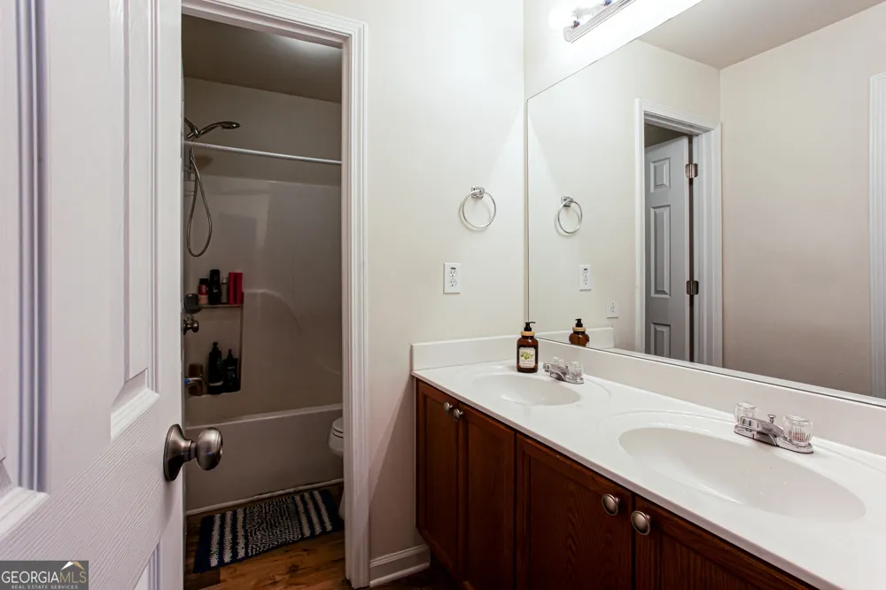 863 Van Briggle PATH Sugar Hill, GA 30518