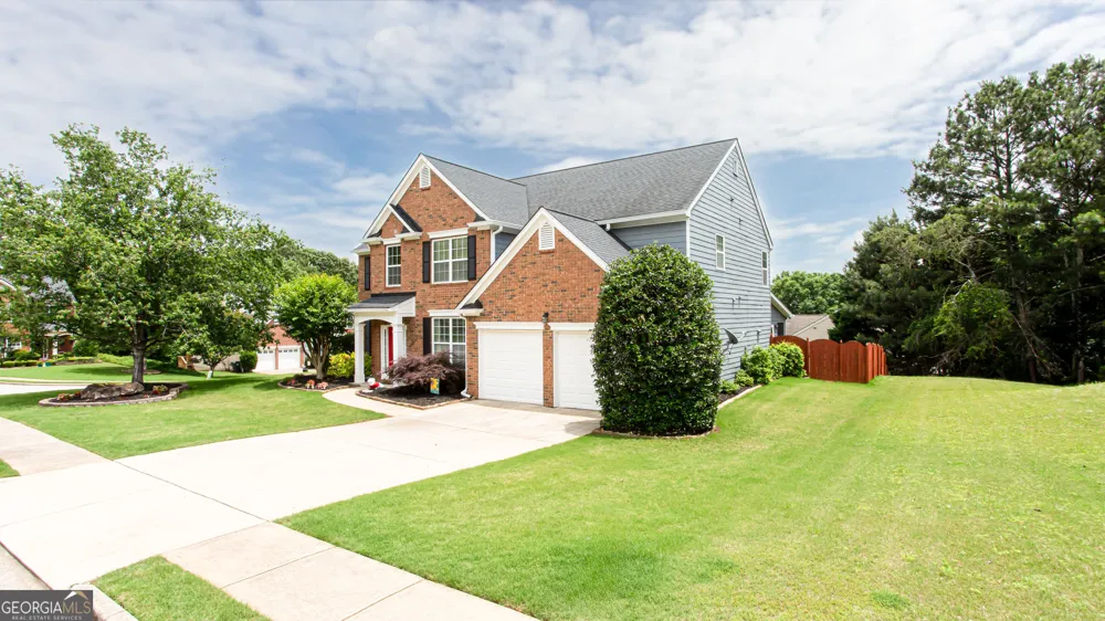863 Van Briggle PATH Sugar Hill, GA 30518