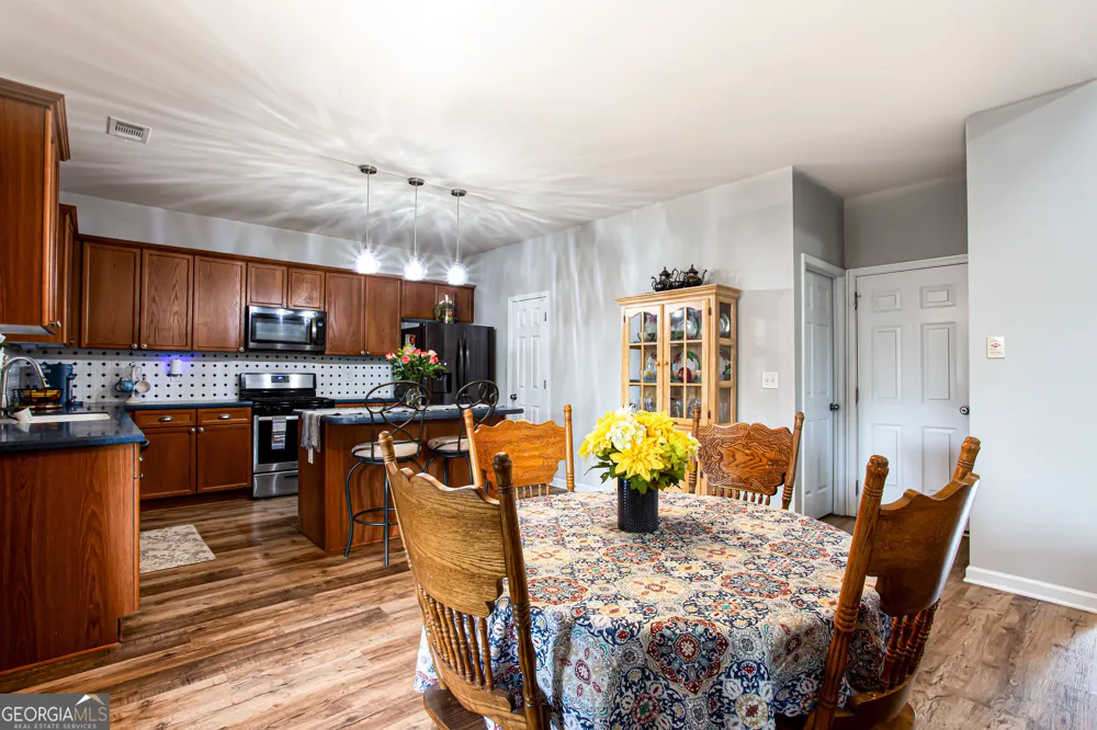 863 Van Briggle PATH Sugar Hill, GA 30518