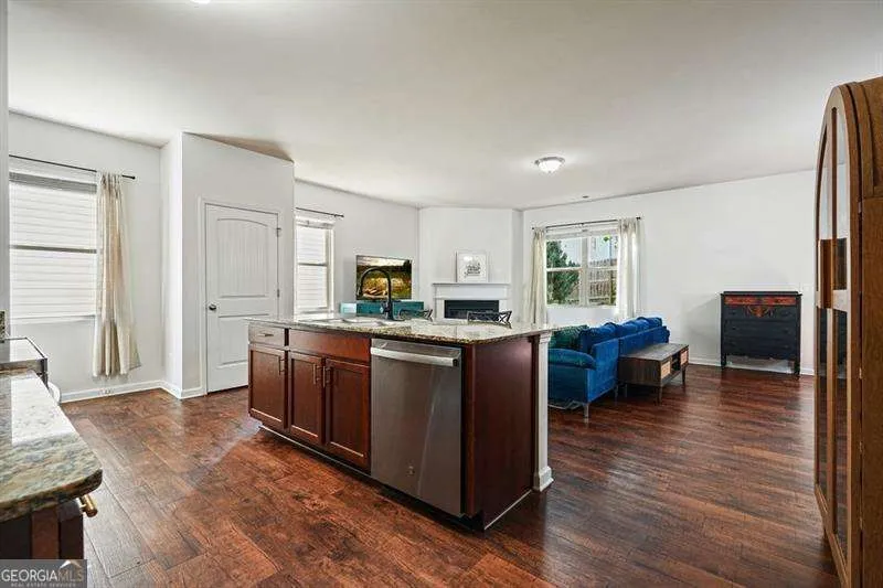 402 Wilshire CT Acworth, GA 30102
