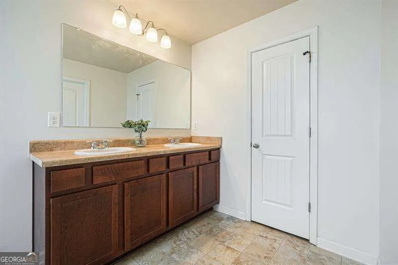 402 Wilshire CT Acworth, GA 30102