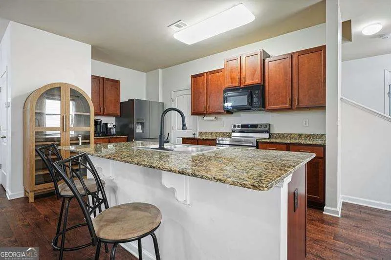 402 Wilshire CT Acworth, GA 30102