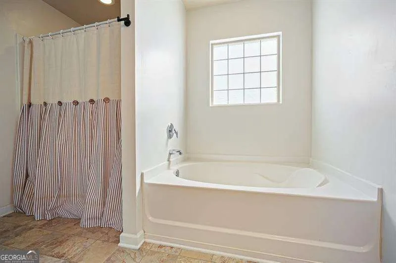 402 Wilshire CT Acworth, GA 30102