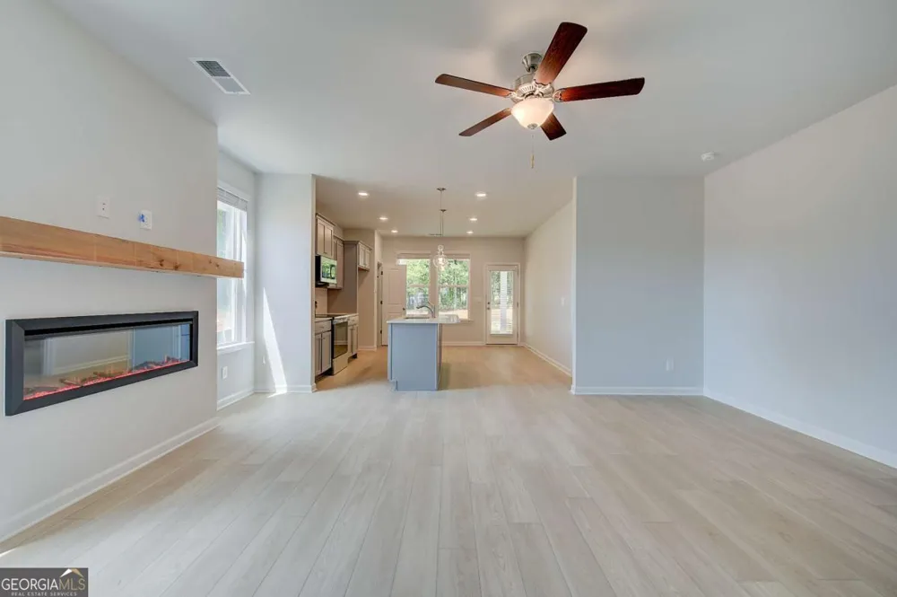 149 Geranium LN Covington, GA 30016