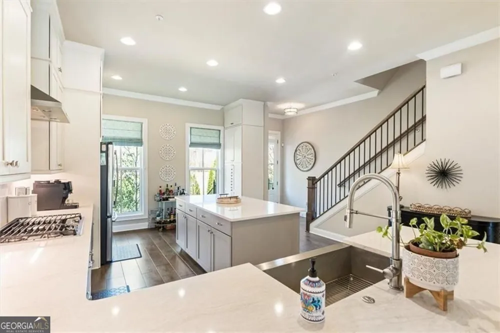 205 Phillips LN Alpharetta, GA 30009