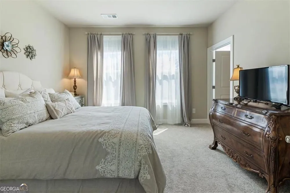 205 Phillips LN Alpharetta, GA 30009