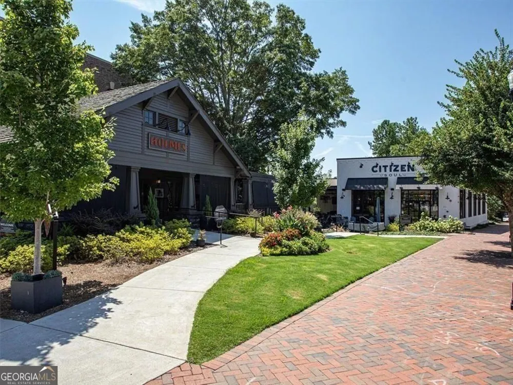 205 Phillips LN Alpharetta, GA 30009