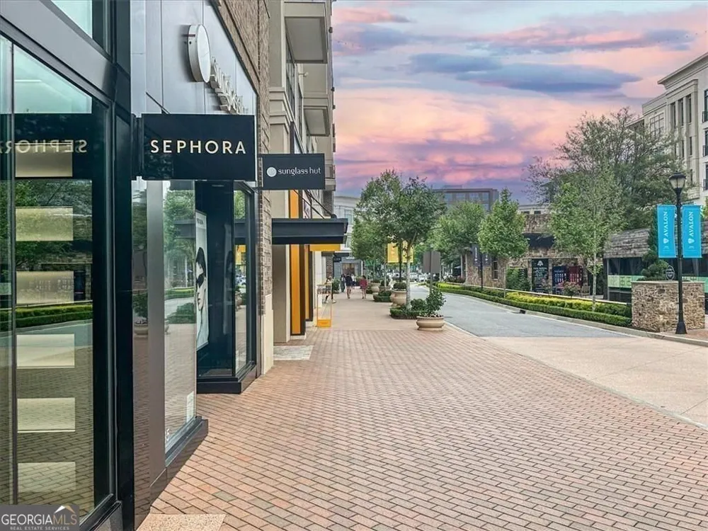 205 Phillips LN Alpharetta, GA 30009