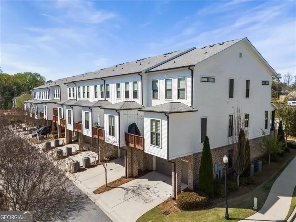 205 Phillips LN Alpharetta, GA 30009