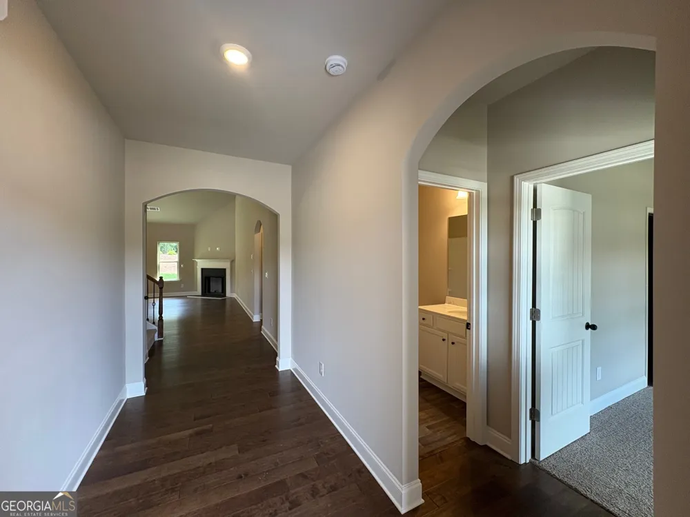 1056 Lakeviewe Oaks CT Grayson, GA 30017