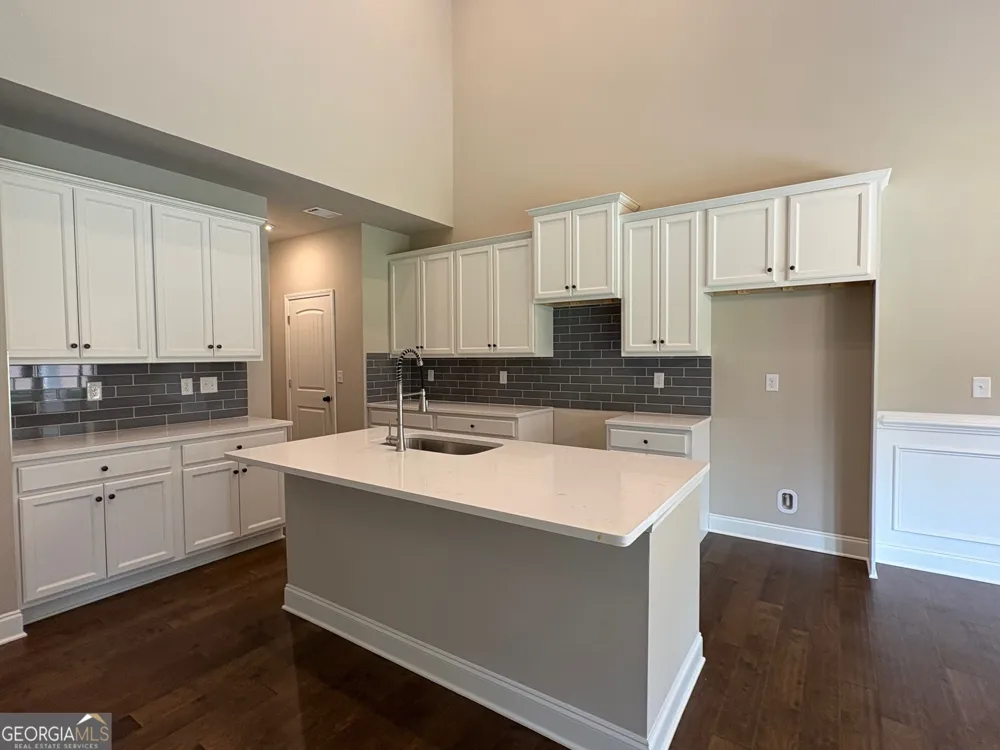1056 Lakeviewe Oaks CT Grayson, GA 30017