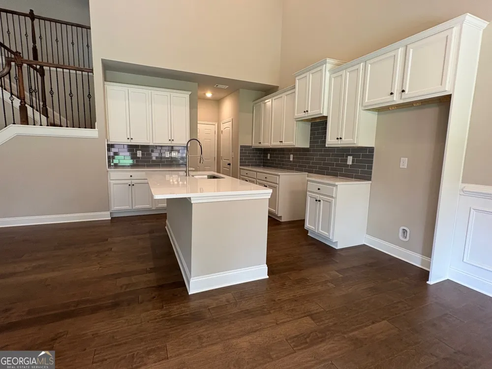 1056 Lakeviewe Oaks CT Grayson, GA 30017