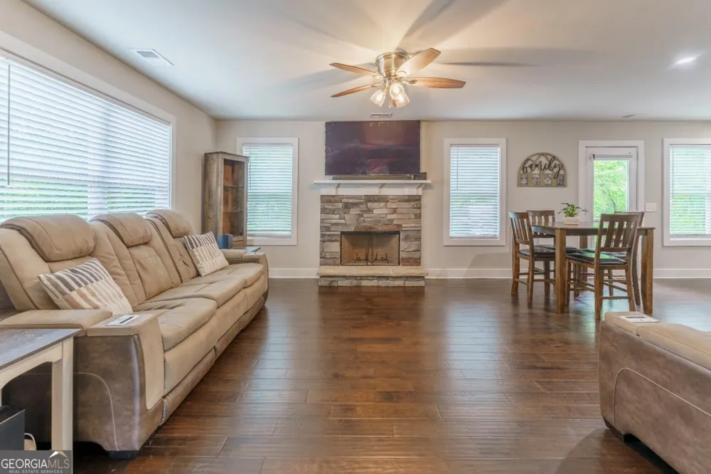 46 Longview DR Dawsonville, GA 30534
