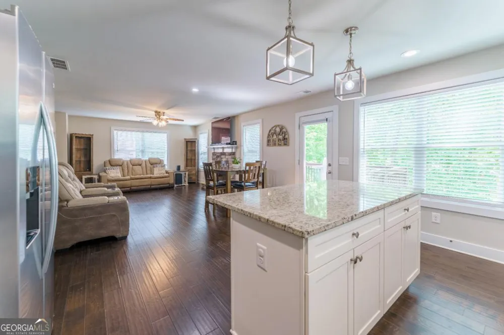 46 Longview DR Dawsonville, GA 30534