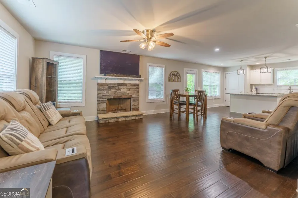 46 Longview DR Dawsonville, GA 30534