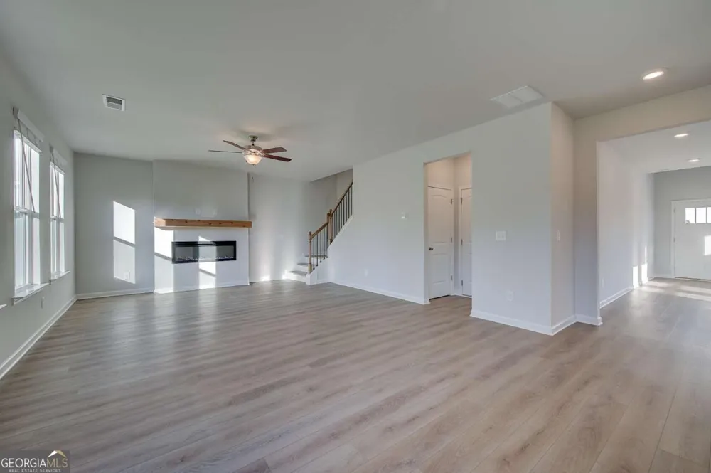 219 St Annes PL Covington, GA 30016
