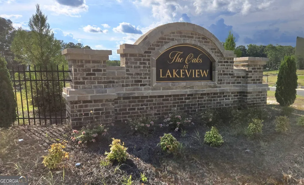 1027 Lakeview Oaks CT Grayson, GA 30017