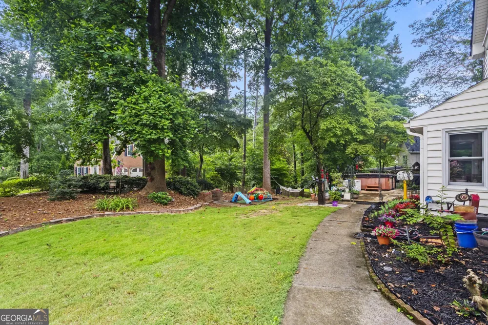 140 Lakeside DR NW Kennesaw, GA 30144