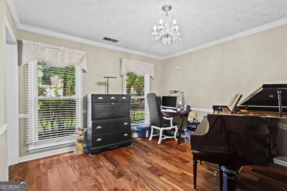 140 Lakeside DR NW Kennesaw, GA 30144