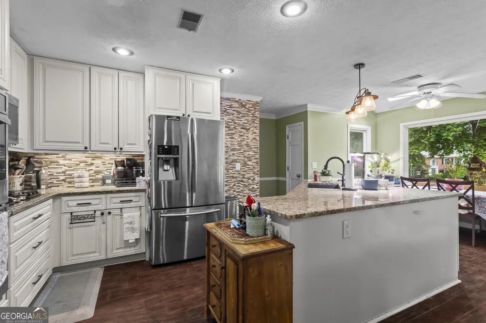 140 Lakeside DR NW Kennesaw, GA 30144