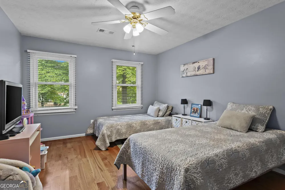 140 Lakeside DR NW Kennesaw, GA 30144