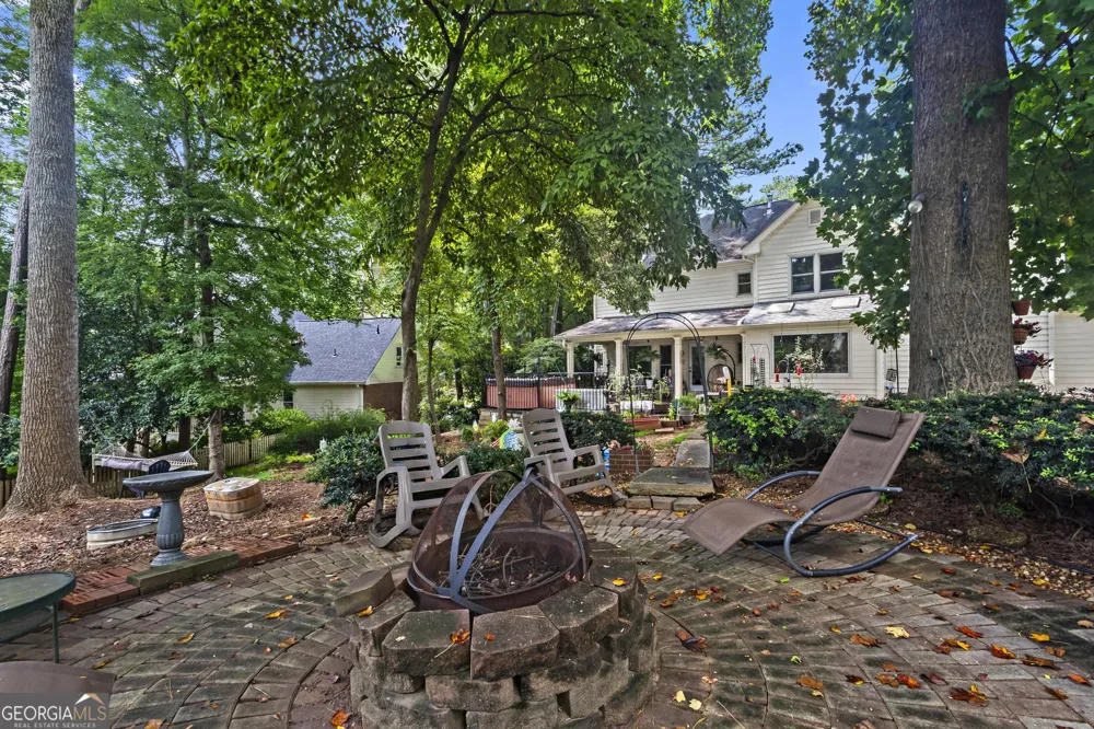 140 Lakeside DR NW Kennesaw, GA 30144