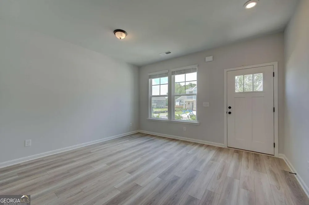 225 St Annes PL Covington, GA 30016
