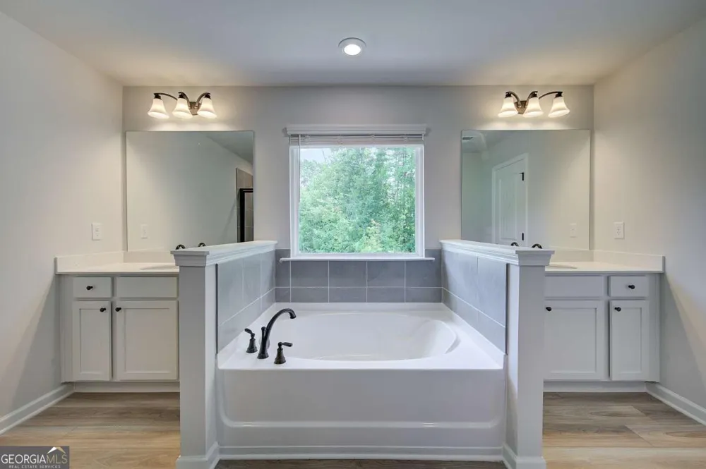 225 St Annes PL Covington, GA 30016