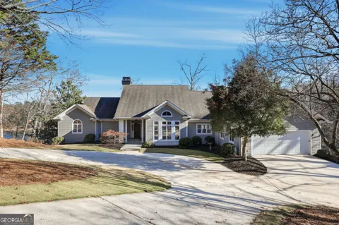 951 East Lake DR