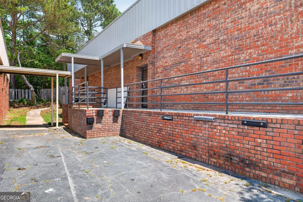 3005 Lenora Church RD Snellville, GA 30078