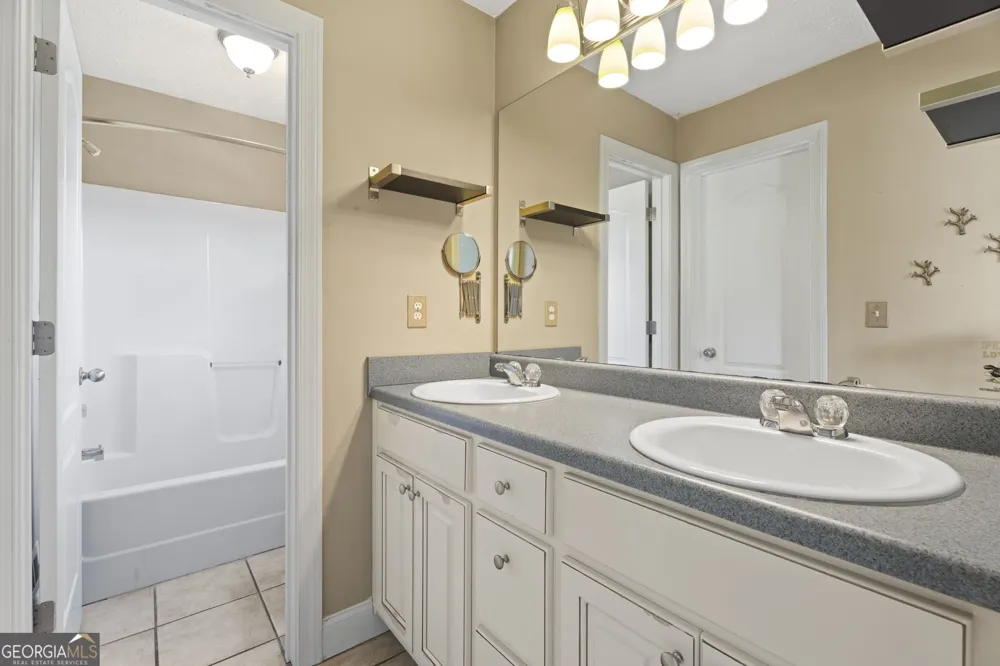 316 McKibben DR Locust Grove, GA 30248