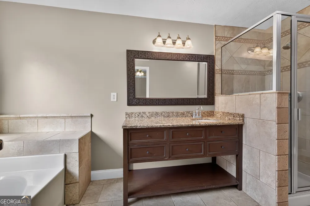 2337 Hartley CT Statham, GA 30666