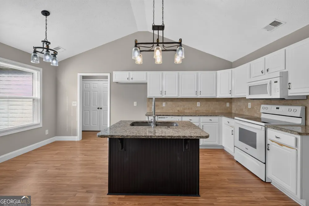 2337 Hartley CT Statham, GA 30666