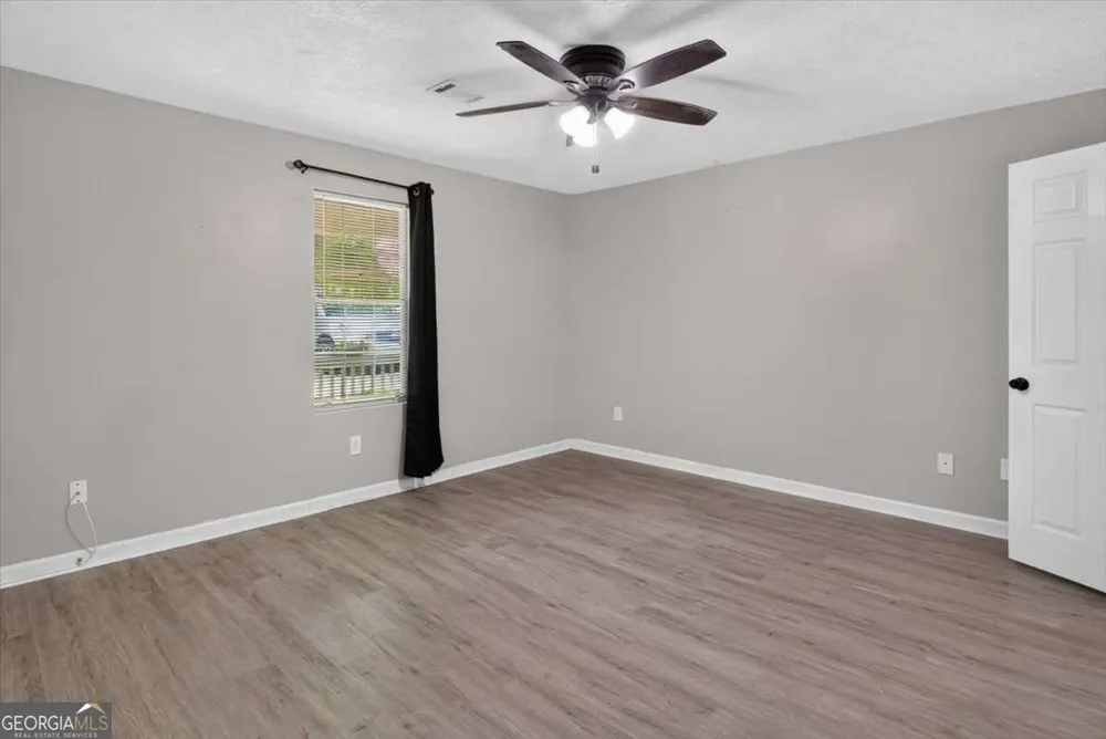 129 Whispering Pine LN NE White, GA 30184