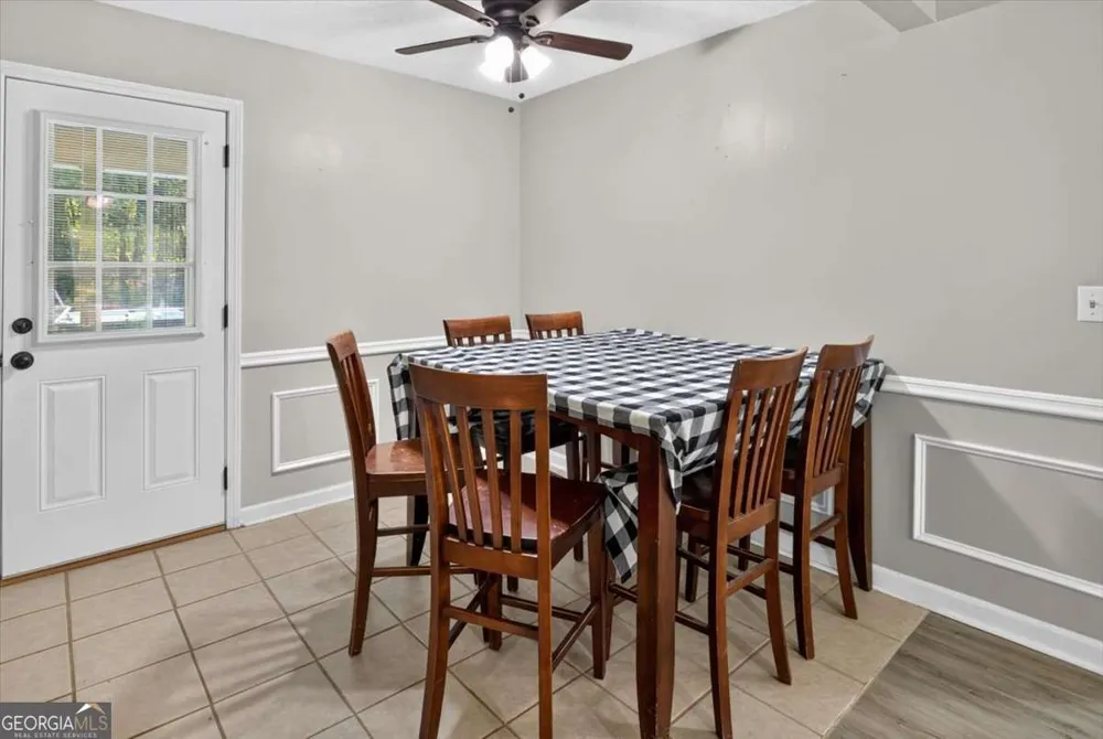 129 Whispering Pine LN NE White, GA 30184