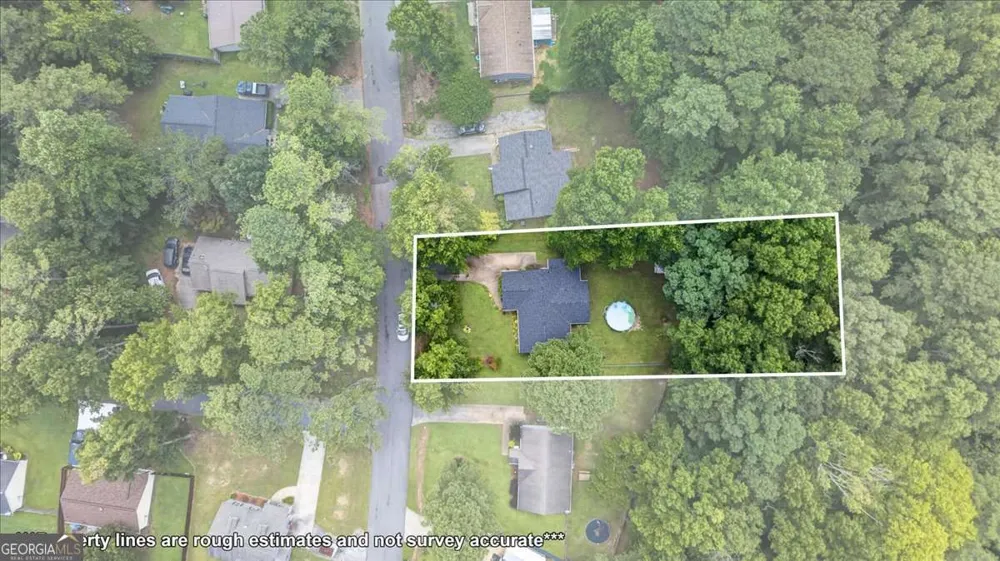 129 Whispering Pine LN NE White, GA 30184
