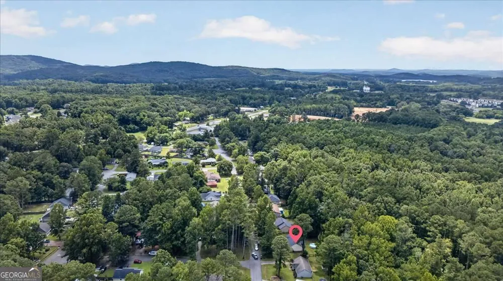 129 Whispering Pine LN NE White, GA 30184