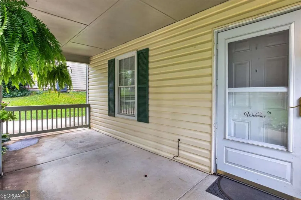 129 Whispering Pine LN NE White, GA 30184