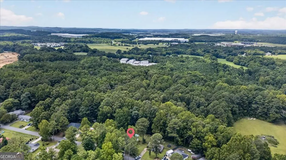 129 Whispering Pine LN NE White, GA 30184