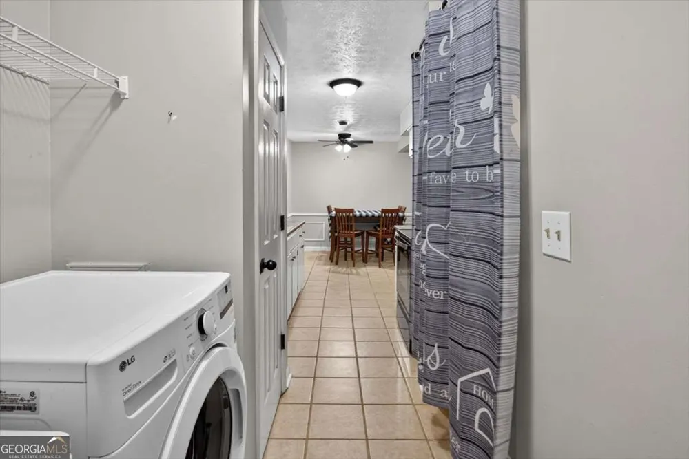 129 Whispering Pine LN NE White, GA 30184