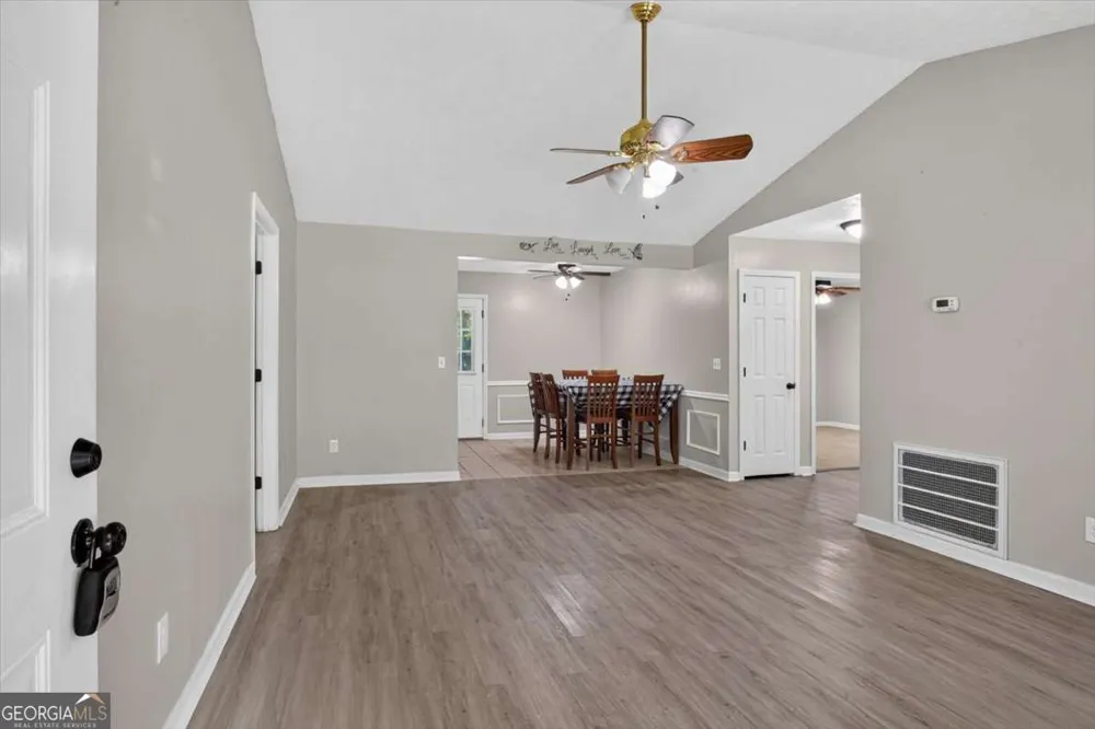 129 Whispering Pine LN NE White, GA 30184